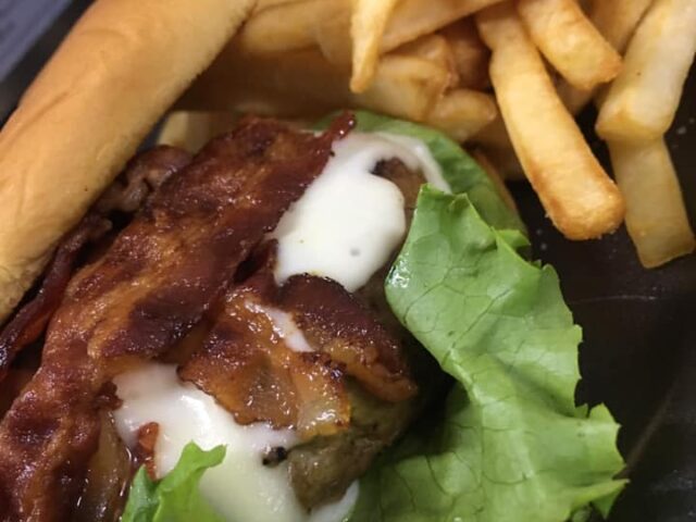 Burger Shack Isabela 2