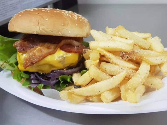 Burger Shack Isabela 3