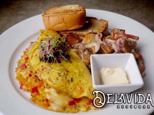 Delavida Restobar La Placita