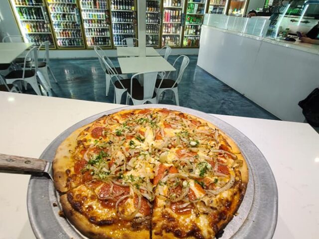 El Conde Pizza Isla Verde 7